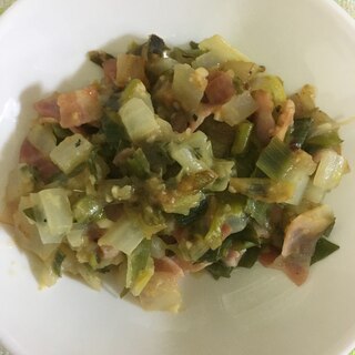 ご飯の友♪白菜、ねぎ、ベーコンのにんにく生姜炒め♪